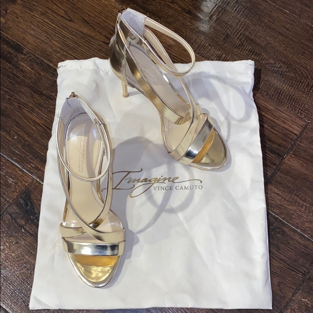 Vince Camuto Imagine Devin2 Gold